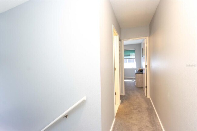 Building Photo - 824 Padua Ln