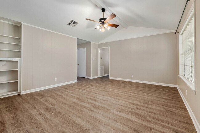 Building Photo - August 2026 Pre-Lease - 1 Mile to TAMU!