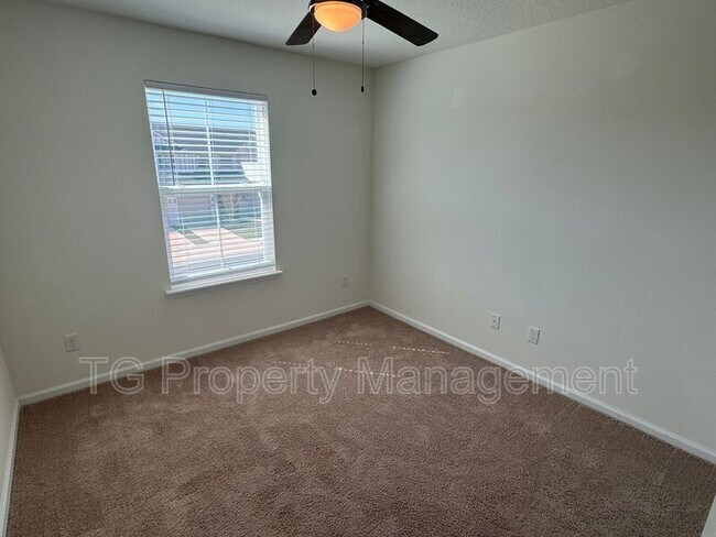 Building Photo - 9877 Fiddleback Ln