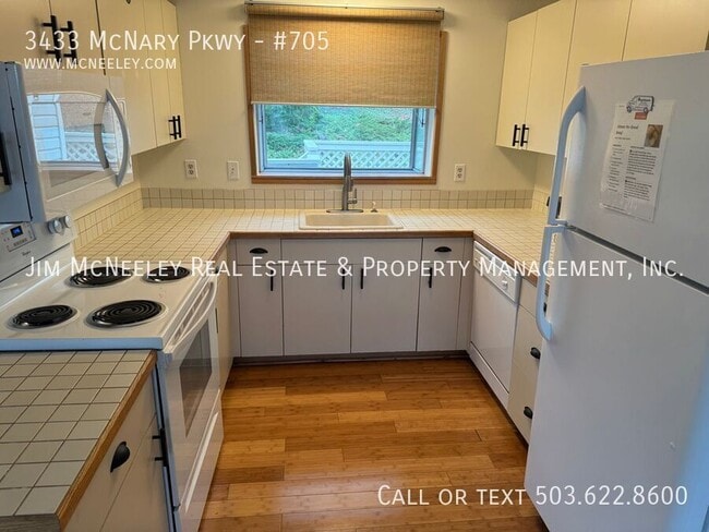 Building Photo - 3433 McNary Pkwy