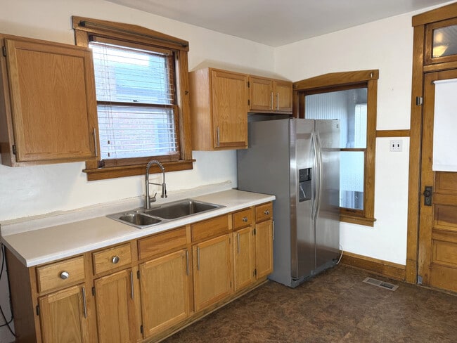 Building Photo - 1940 Wenonah Ave