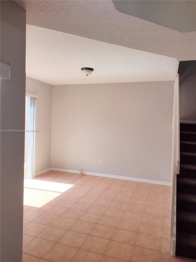 Building Photo - 654 SW 106th Ave
