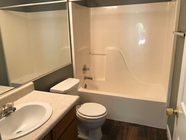 Building Photo - Lawrence Twp -  2 BR