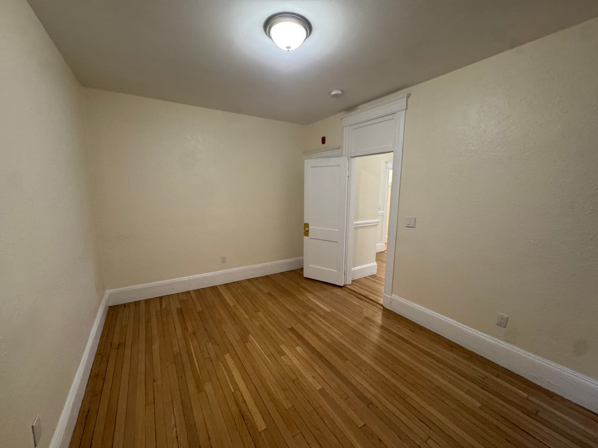 Building Photo - 1127 Commonwealth Ave