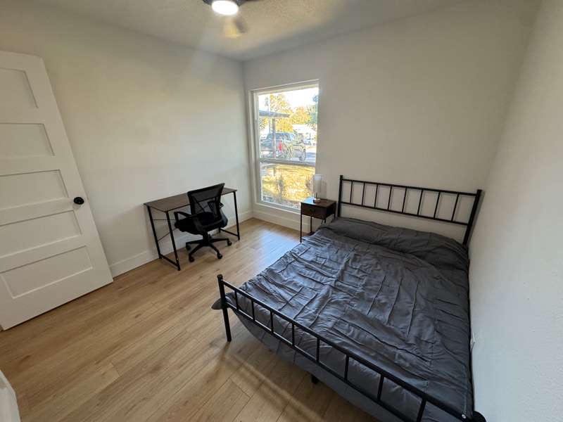 Building Photo - 10206 Oak Hollow Cir