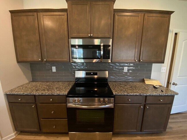 Building Photo - Masterson Hills     20260504