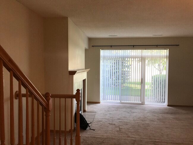 Building Photo - 676 Cobblestone Way