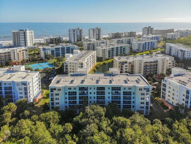 Building Photo - Beautiful 3 Bed 2 Bath Ocean Walk Condo