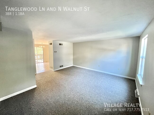 Building Photo - Spacious 3-BR Townhome in Dallastown Schoo...