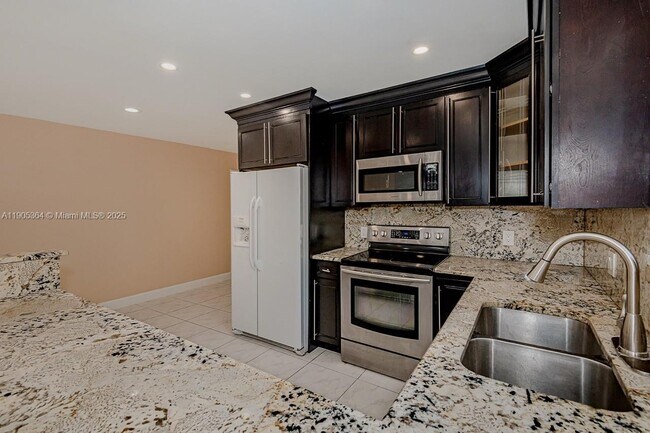 Building Photo - 401 SW 76th Terrace