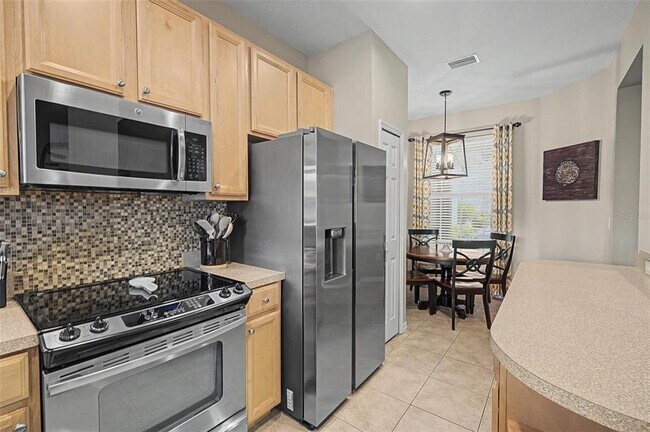Building Photo - 2145 Park Crescent Dr