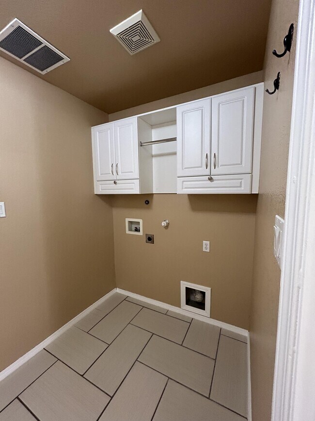 Building Photo - 9609 Vivaldi Trail NW