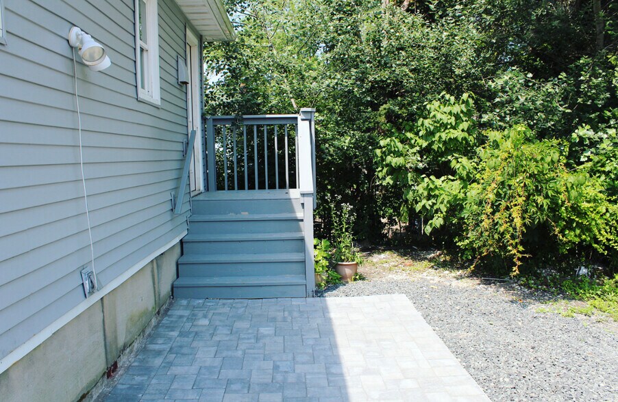 Brand new private paver patio - 99 ATLANTIC AVE