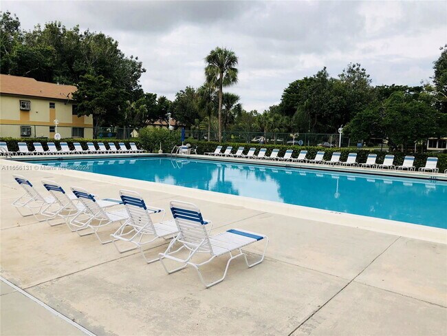 Building Photo - 506 Gardens Dr