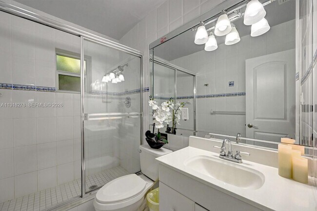 Building Photo - 825 Harrison St