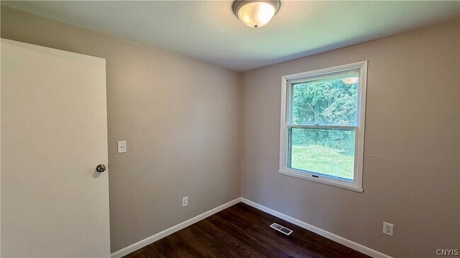 Building Photo - 104 Finwood Dr