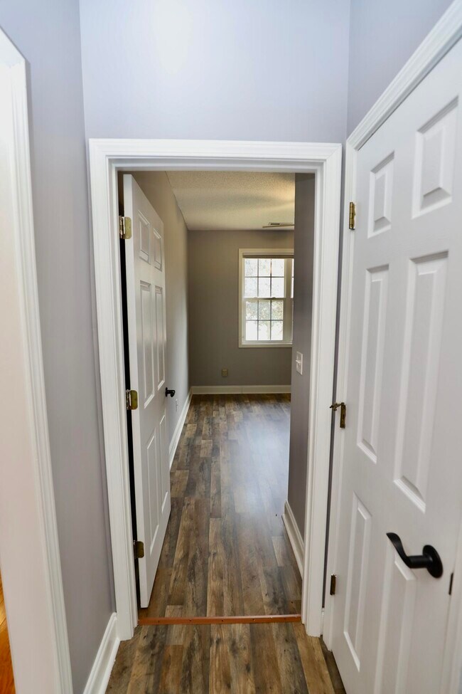 Building Photo - 1855 Beachforest Way