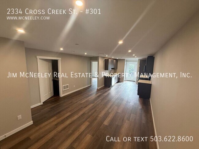 Building Photo - 2334 Cross Creek St