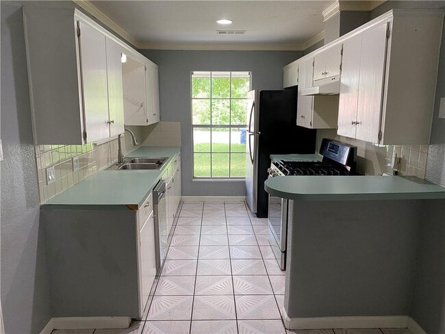 Building Photo - 3209 Carol Ann Dr