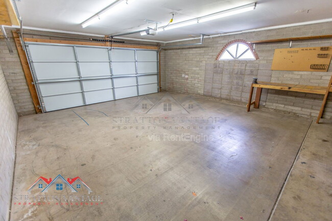 Building Photo - 2224 W Emelita Ave