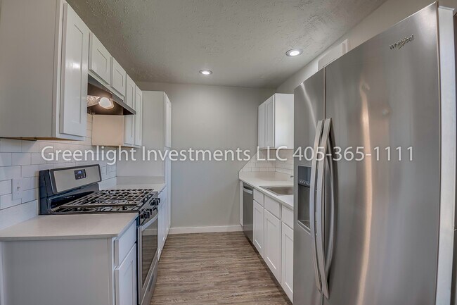 Building Photo - 1833 Rhythm Rd