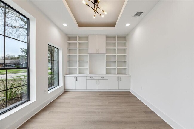 Building Photo - 5513 Pagewood Ln