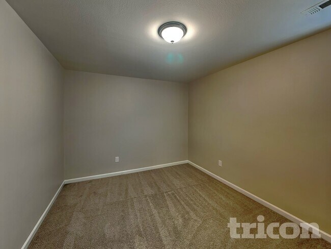 Building Photo - 2640 Cider Ridge Rd