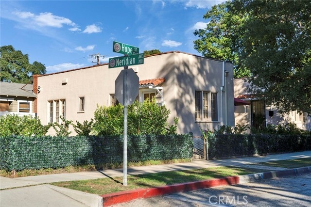 Building Photo - 1002 Hope St