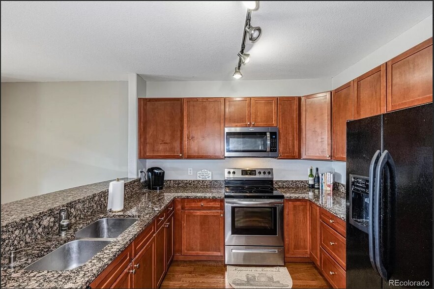 Kitchen - 9059 E Panorama Cir