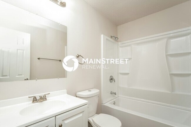 Building Photo - 3 Bedroom Pet-Friendly Home in Lithonia, GA with Main Street Renewal