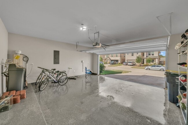 Building Photo - 2030 Woodland Pine Ct