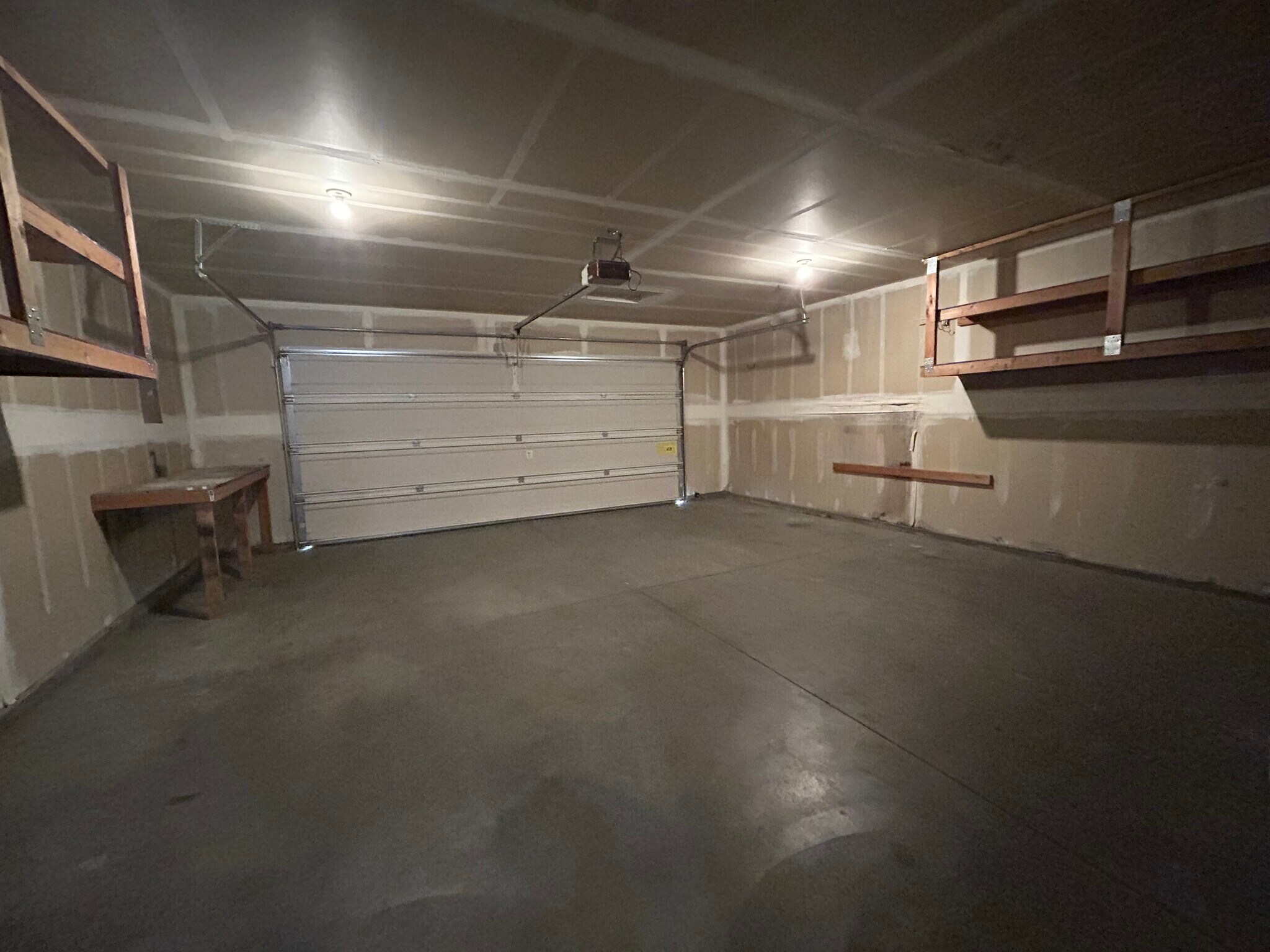 Building Photo - 538 N Meldgold Ave