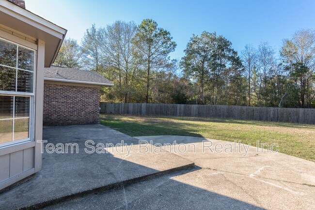 Building Photo - 8238 Li Fair Dr