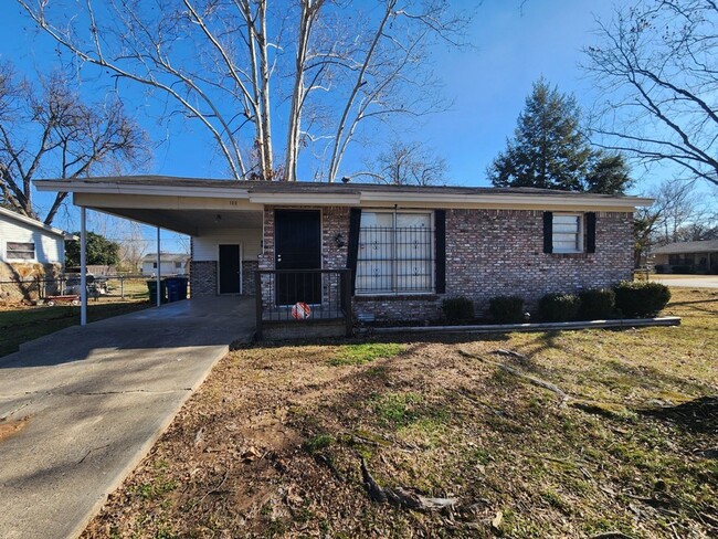 Primary Photo - 100 Blenden Dr