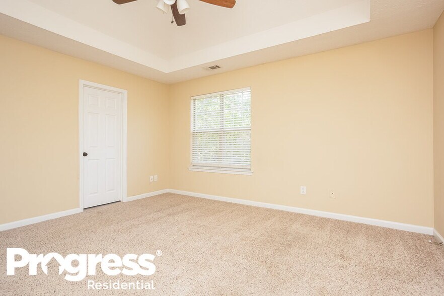 Building Photo - 2628 English Oaks Ln NW