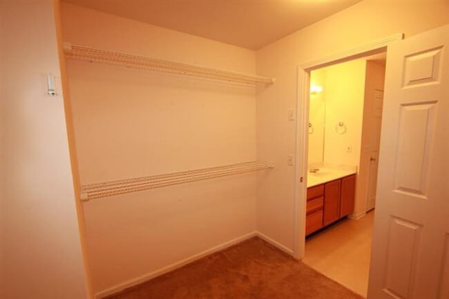 Building Photo - 601 Sherard Cir