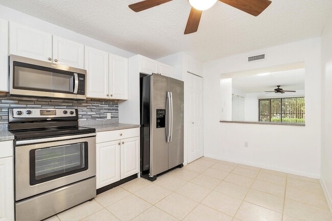 Building Photo - 3525 S Ocean Blvd