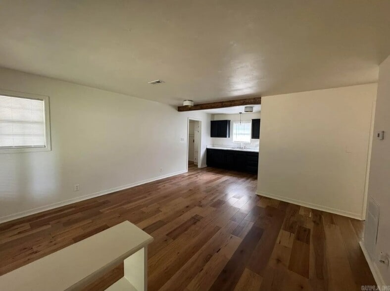 Building Photo - 128 Hiawatha Dr