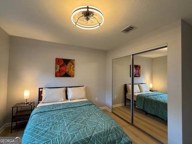 Building Photo - 211 North Ave