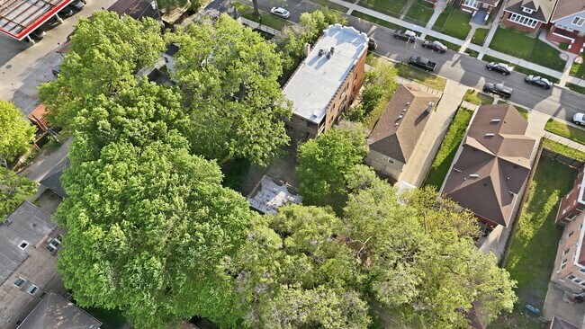 Building Photo - 7435 S Euclid Ave