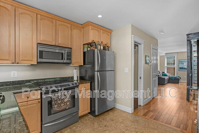 Building Photo - 1702 Patapsco St