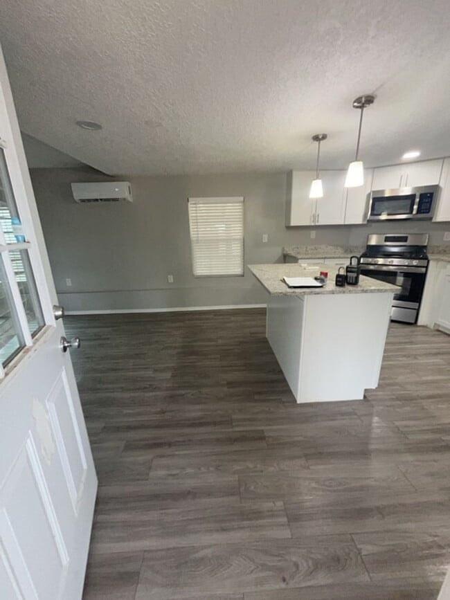 Building Photo - 4916 Moore Cir