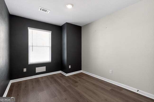 Building Photo - 1110 Highwood Ln