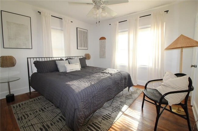 Building Photo - 936 East Lake Dr