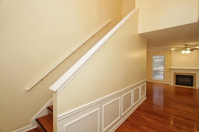 Building Photo - 702 Ives Way NW
