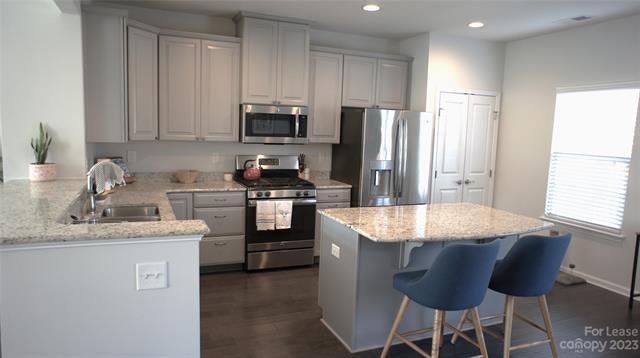 Building Photo - 4072 Zilker Park Dr