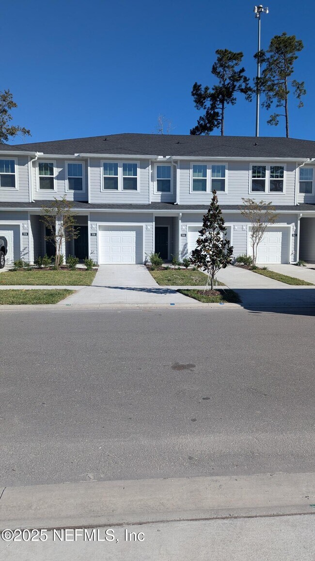 Primary Photo - 542 Holly Lks Dr