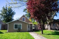 Building Photo - Cozy Three Bedroom Home in West Salem