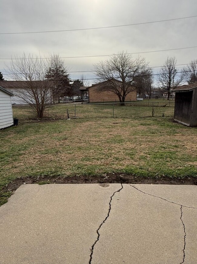 Building Photo - HAPPY HOLIDAYS ~ Half off Move In Rent**