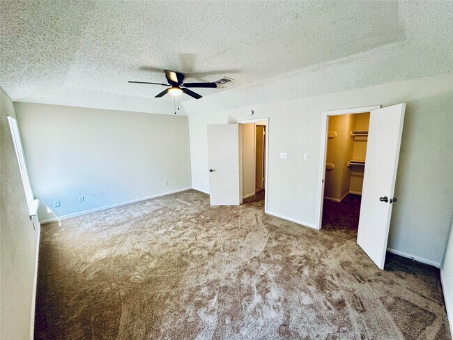 Building Photo - 5810 Twisted Pine Ct